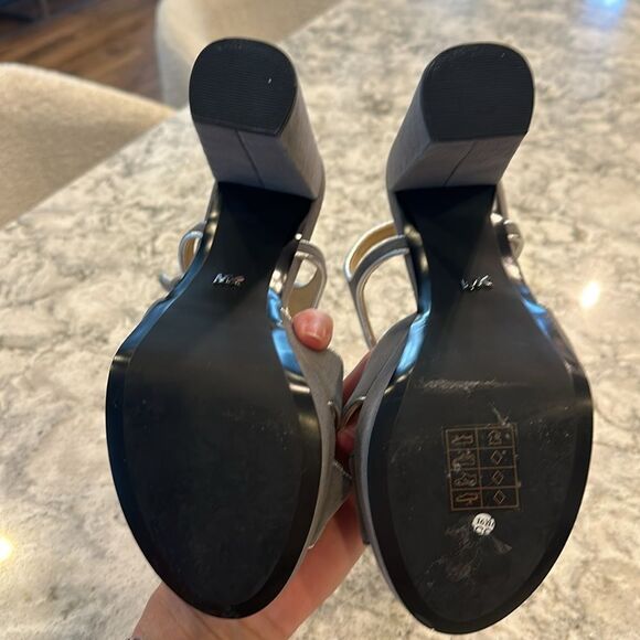 👠 Michael Kors Gray Suede Platform Heels - Size 8 - Picture 6 of 7